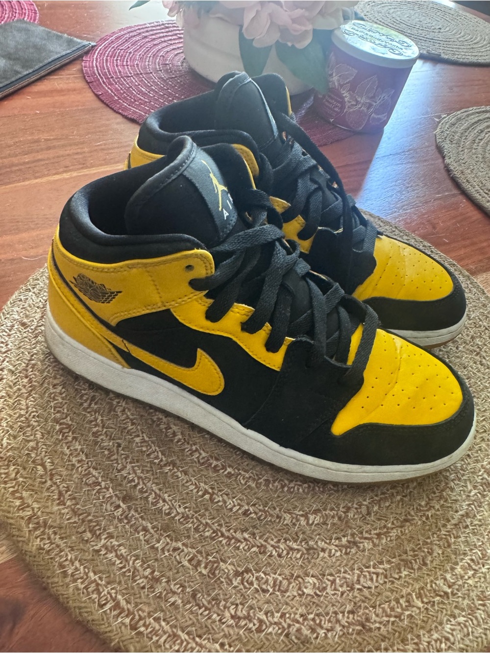 Nike Mid-Top Sneakers in Black and Yellow